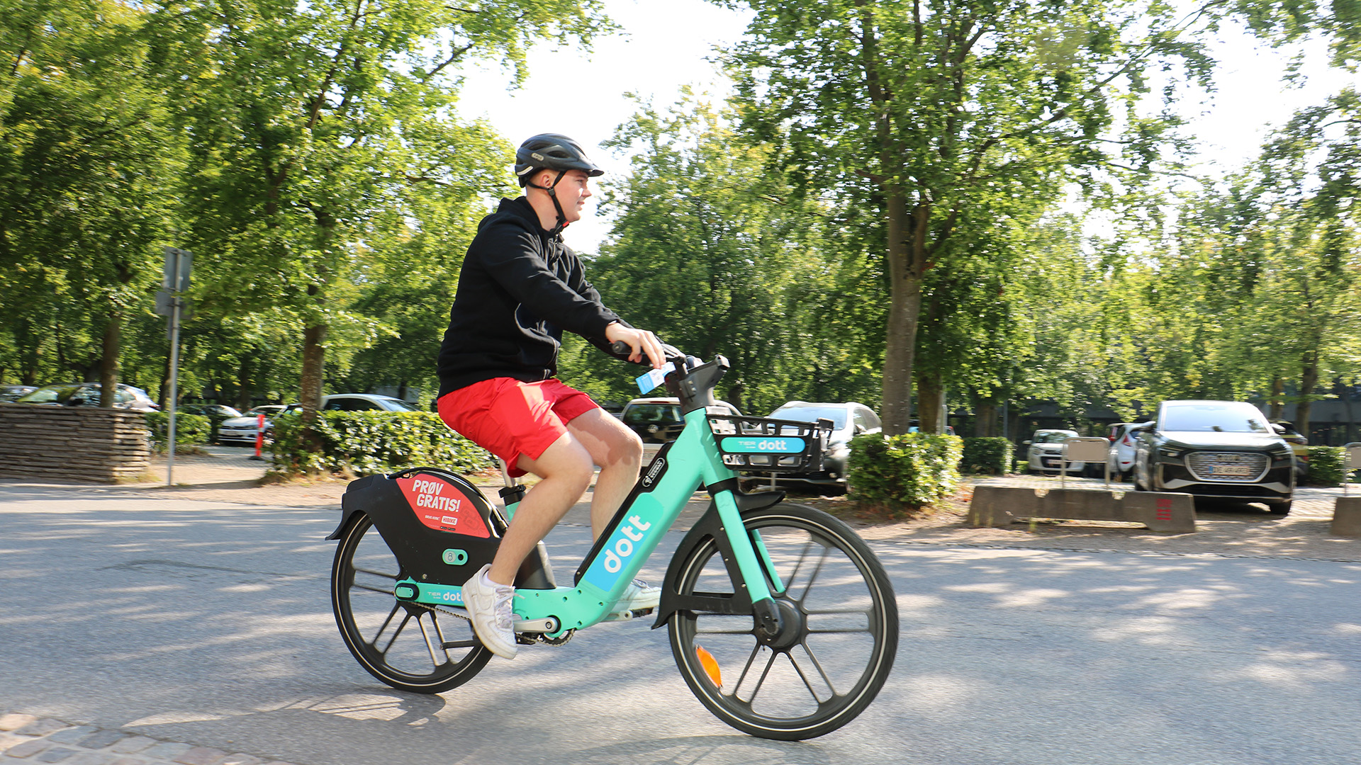 The new bike sharing will expand the on-campus transport options for DTU employees and students. The goal is to create coherence in the public transport journey and ease commuters’ path from train and bus to shared bikes. 